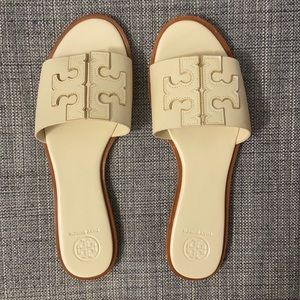 Tory Burch Ines Slides in New Cream / Gold